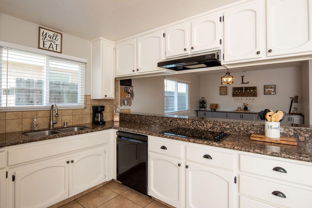 1957 Blue Spruce Dr, Oakdale, CA 95361