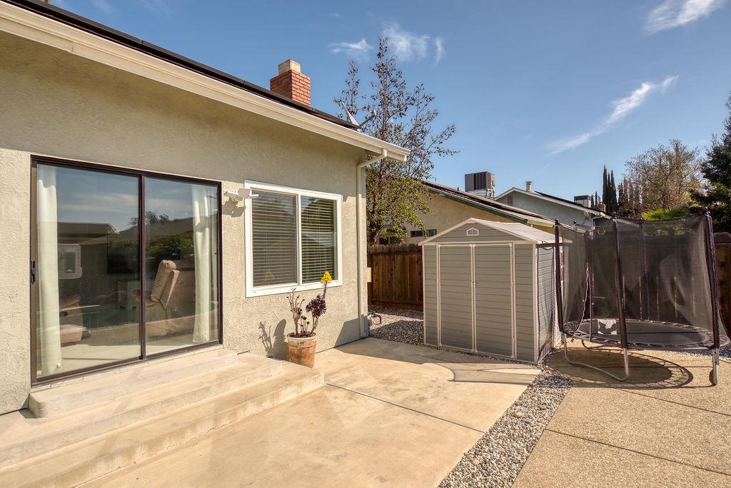 1957 Blue Spruce Dr, Oakdale, CA 95361