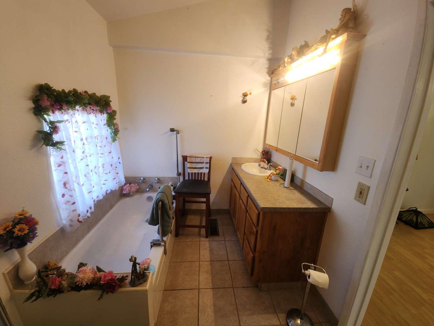 2505 Jackson Ave #132, Escalon, CA 95320