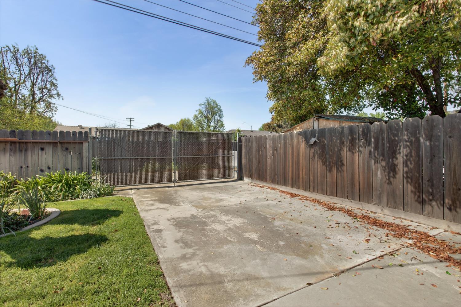 2205 Tully Rd, Modesto, CA 95350