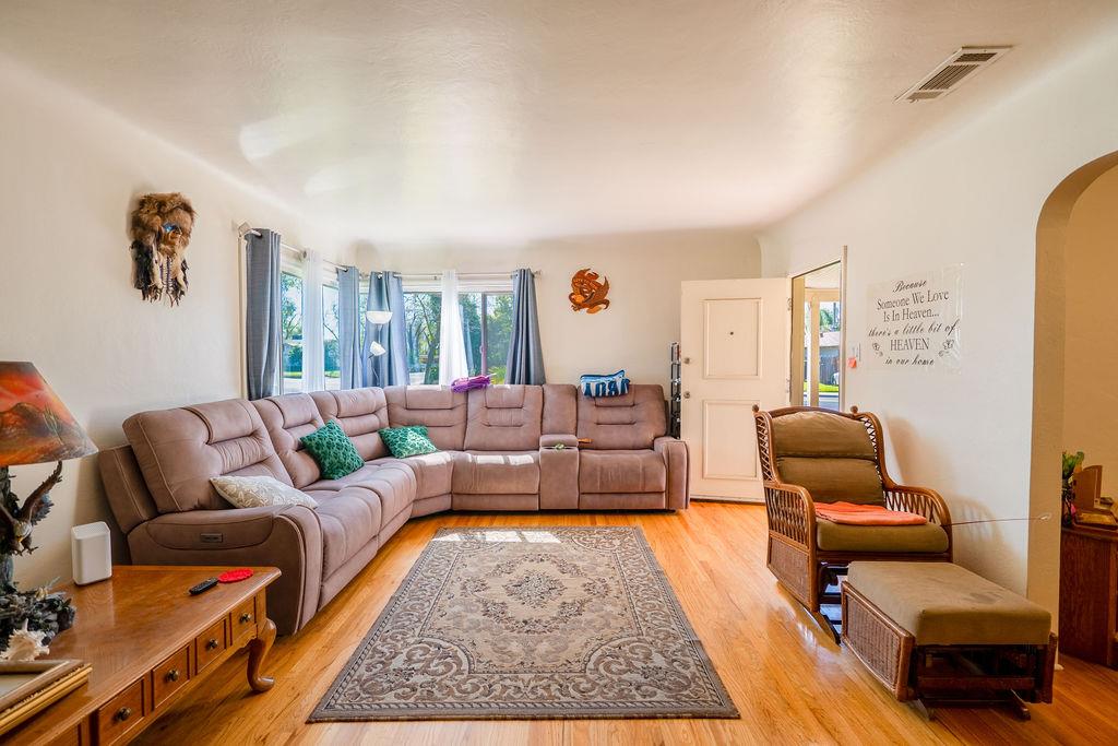 915 La Loma Ave, Modesto, CA 95354