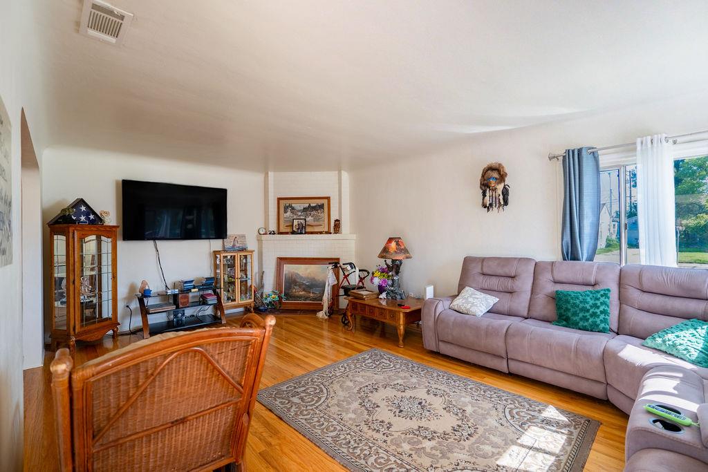 915 La Loma Ave, Modesto, CA 95354