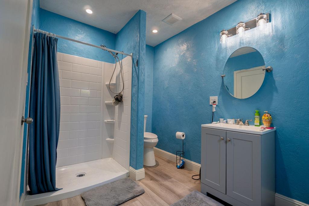 915 La Loma Ave, Modesto, CA 95354