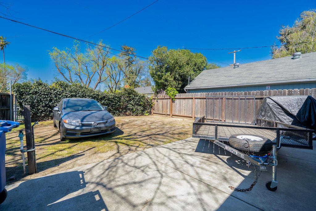 915 La Loma Ave, Modesto, CA 95354