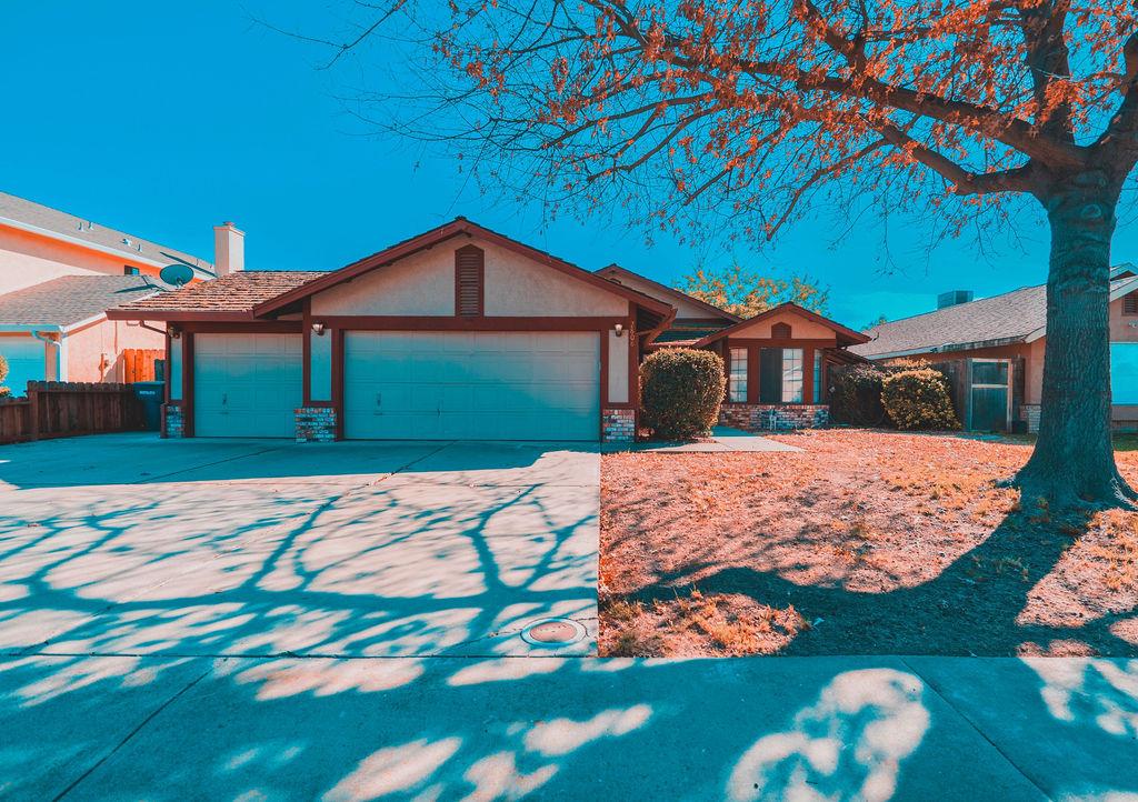 2808 Canyon Dr, Modesto, CA 95351