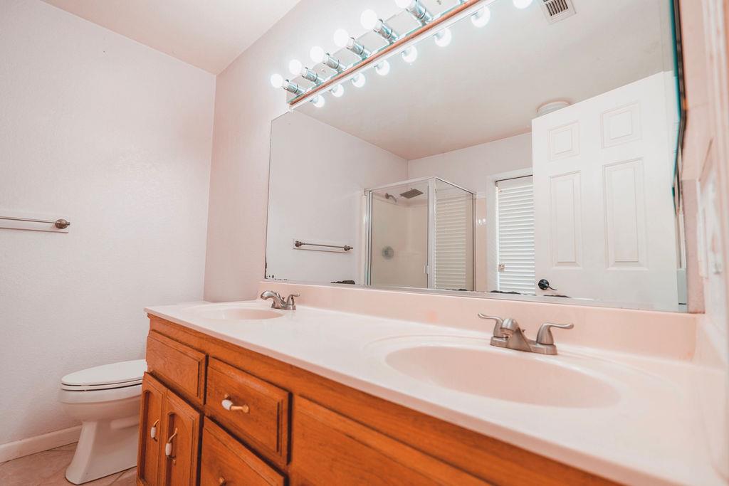 2808 Canyon Dr, Modesto, CA 95351