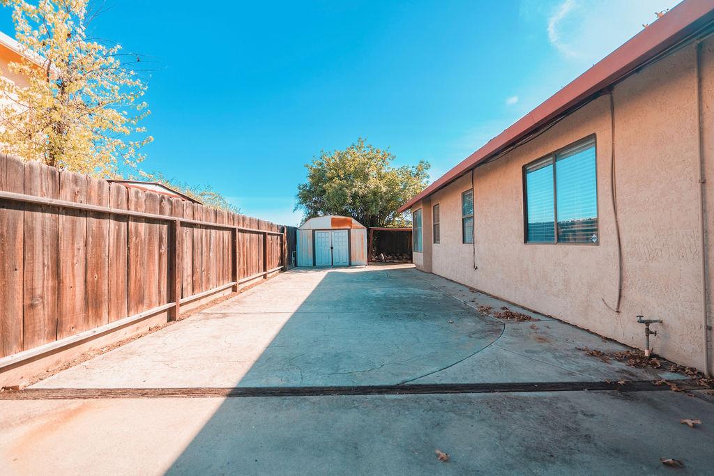 2808 Canyon Dr, Modesto, CA 95351