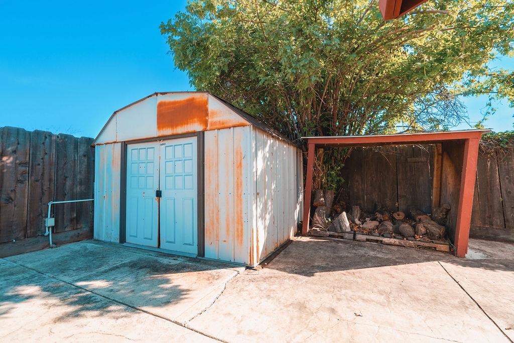 2808 Canyon Dr, Modesto, CA 95351