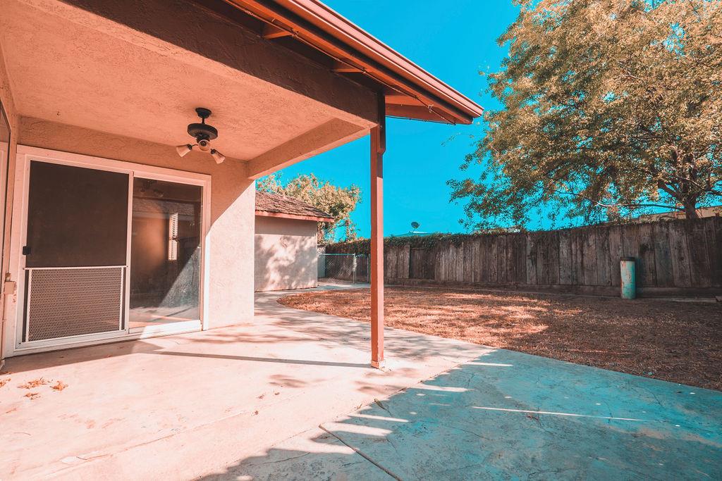 2808 Canyon Dr, Modesto, CA 95351