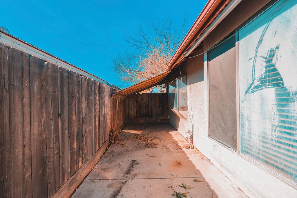 2808 Canyon Dr, Modesto, CA 95351