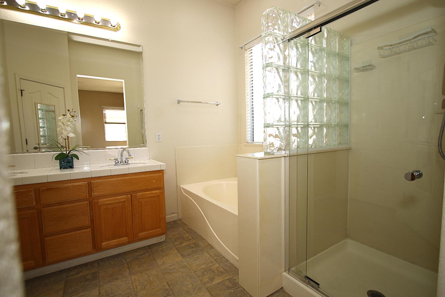 4112 Hidden Meadow Ct, Modesto, CA 95356