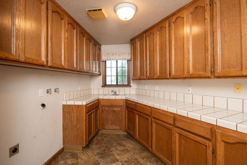 2063 Justice Ct, Turlock, CA 95382