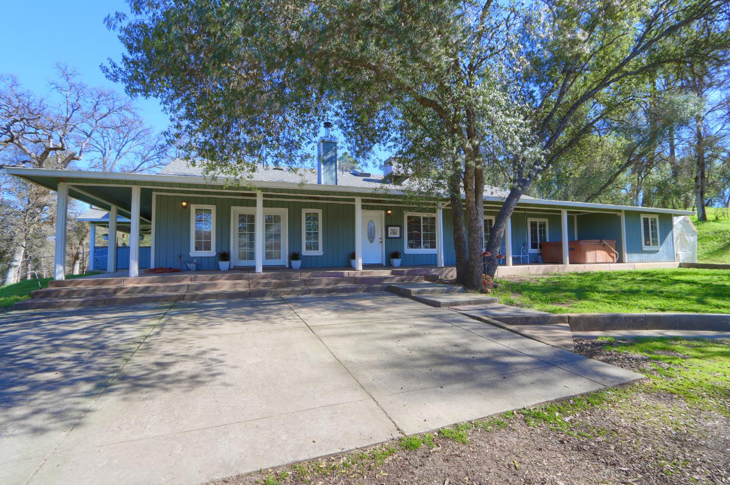 4421 Scrubby Oak Dr, Mariposa, CA 95338