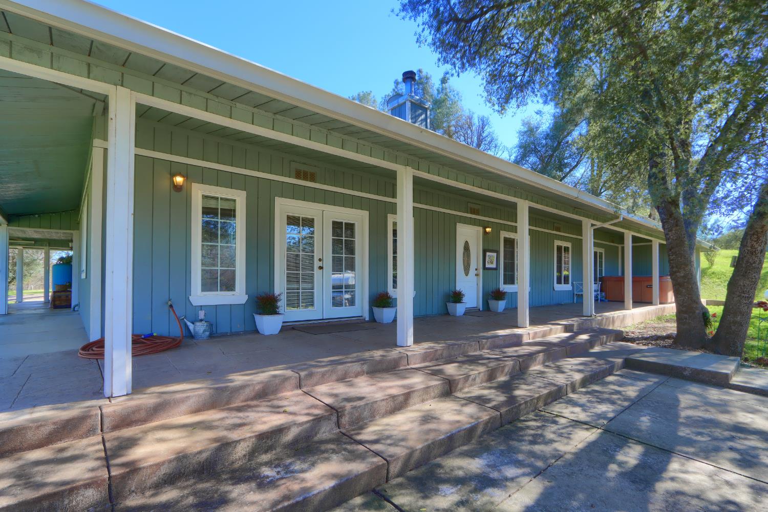 4421 Scrubby Oak Dr, Mariposa, CA 95338