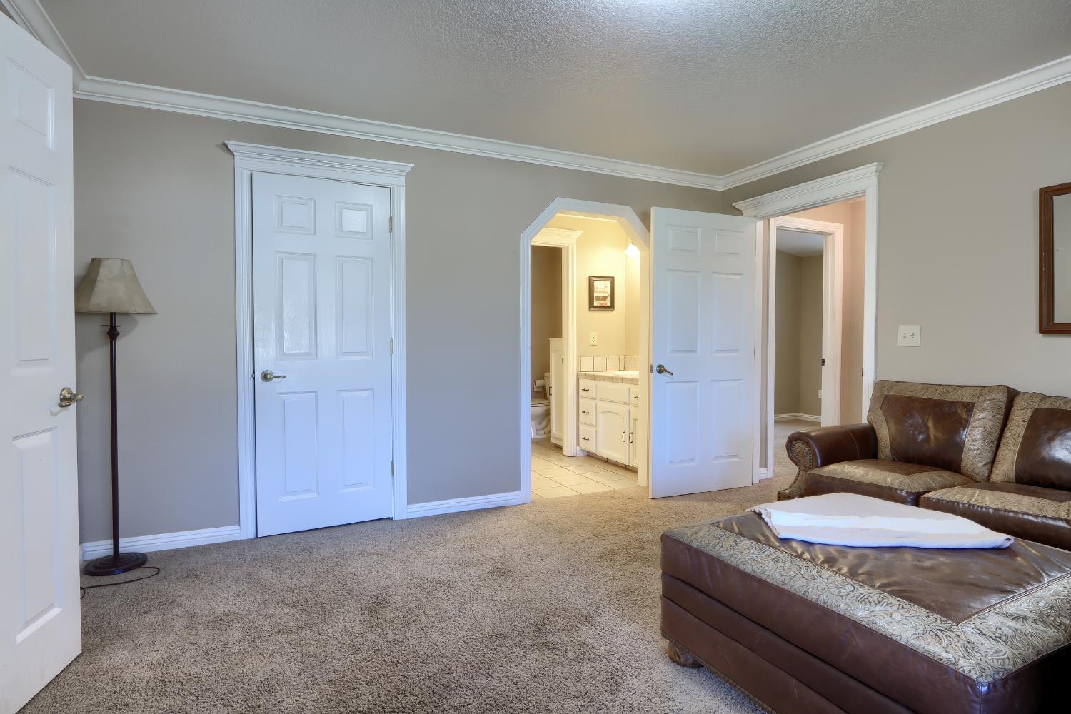 4421 Scrubby Oak Dr, Mariposa, CA 95338