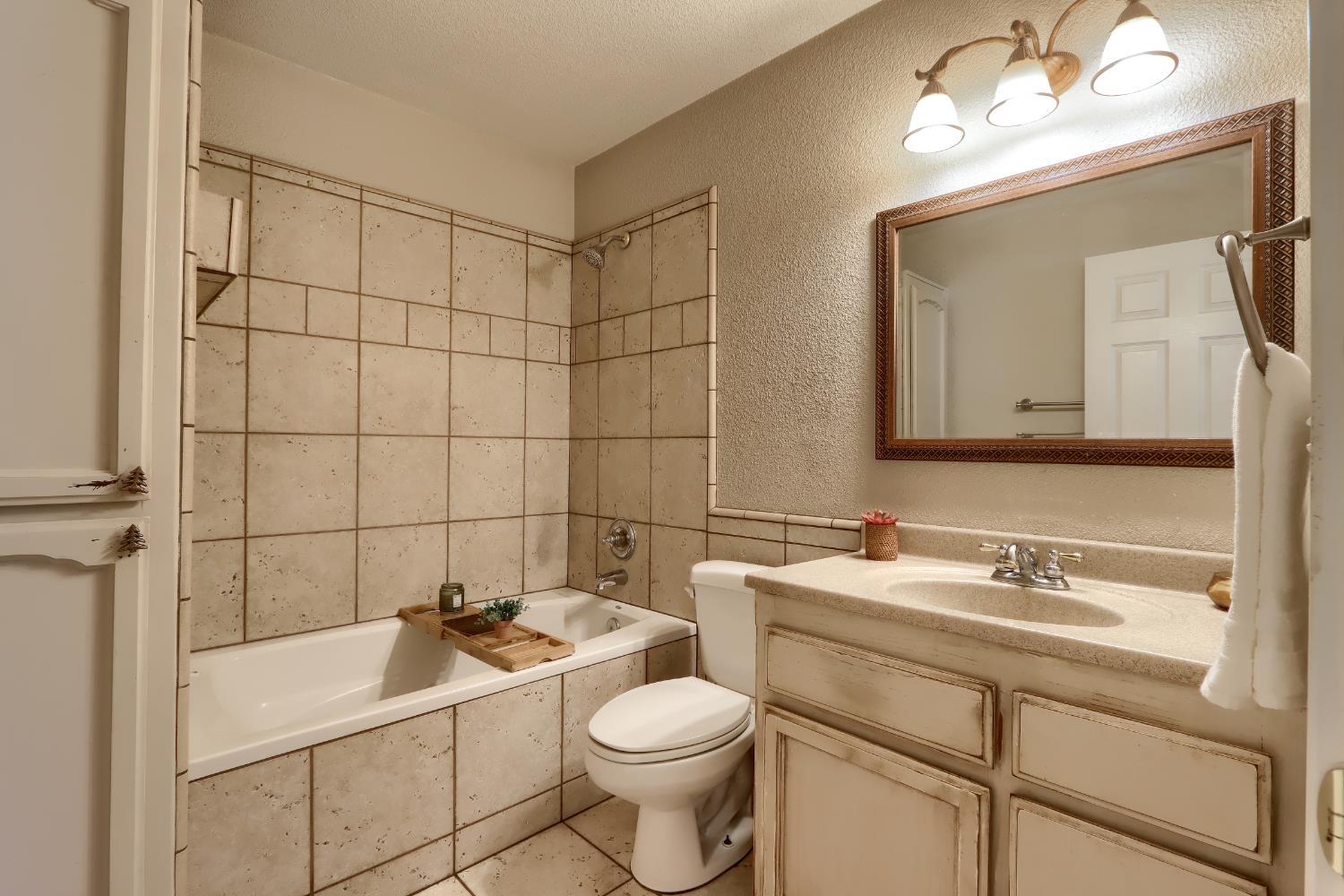 4421 Scrubby Oak Dr, Mariposa, CA 95338