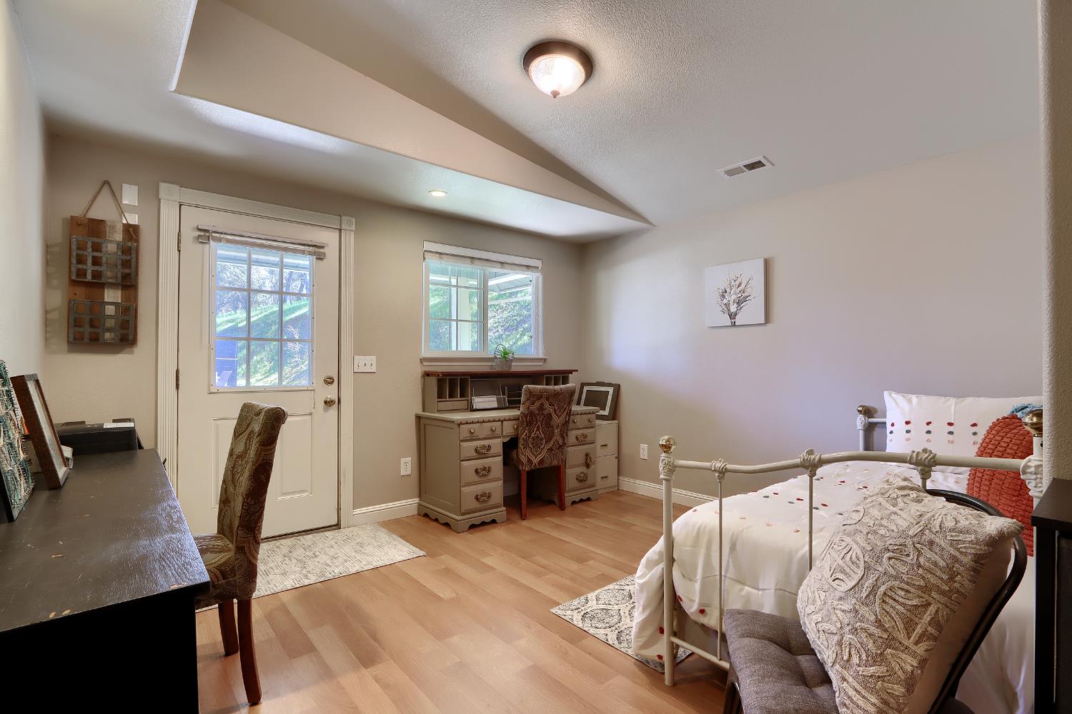 4421 Scrubby Oak Dr, Mariposa, CA 95338
