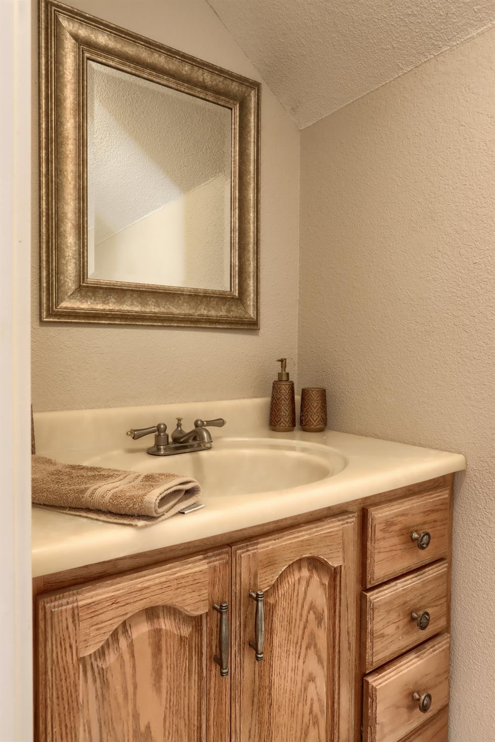 4421 Scrubby Oak Dr, Mariposa, CA 95338