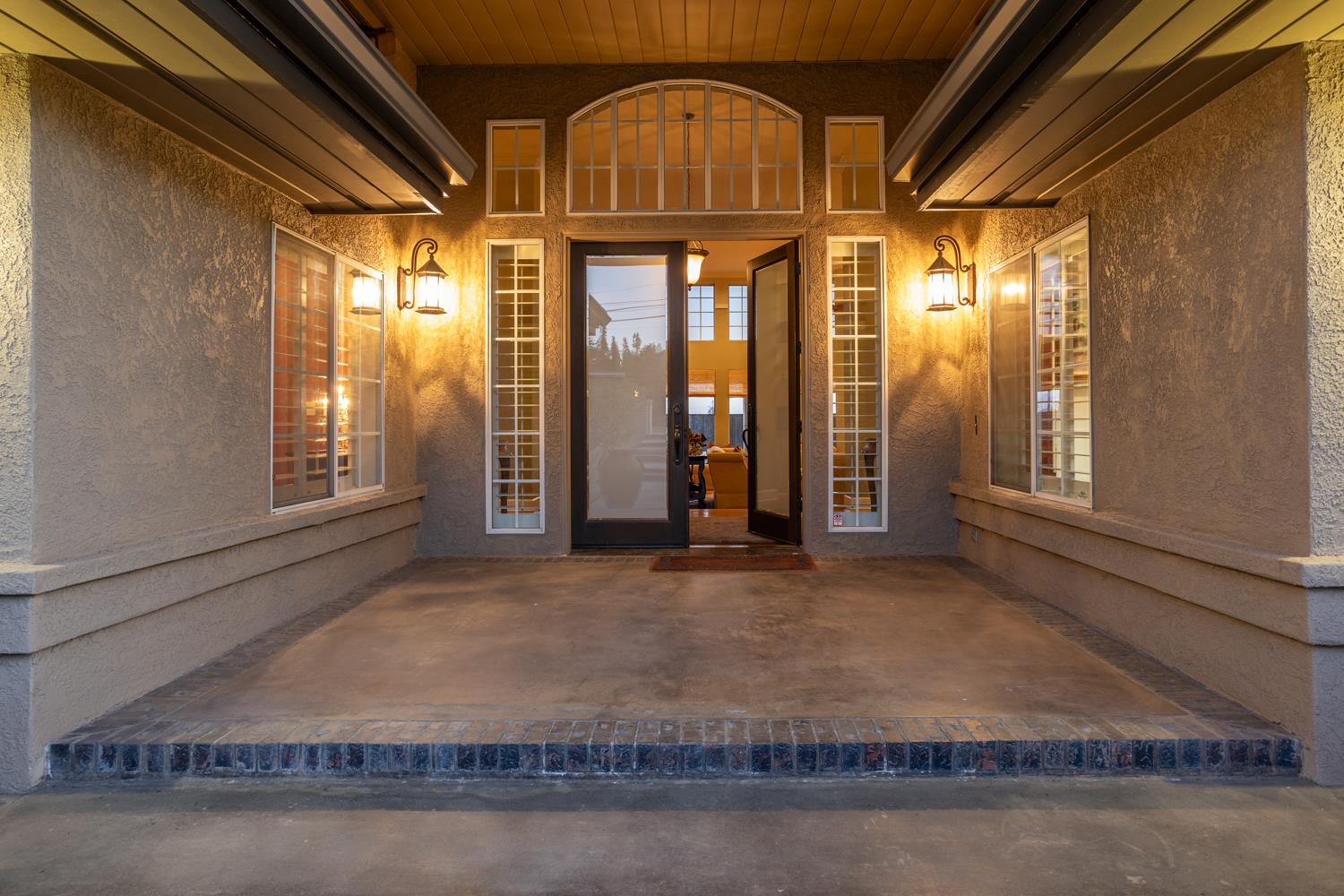 808 Country Club Dr, Modesto, CA 95356