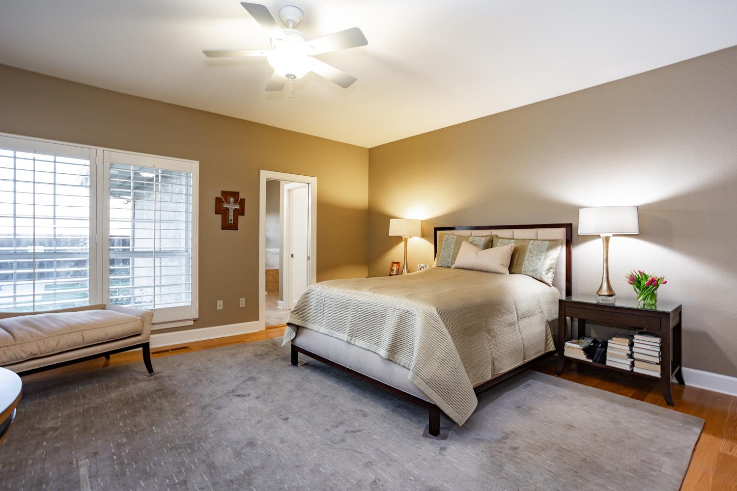 808 Country Club Dr, Modesto, CA 95356