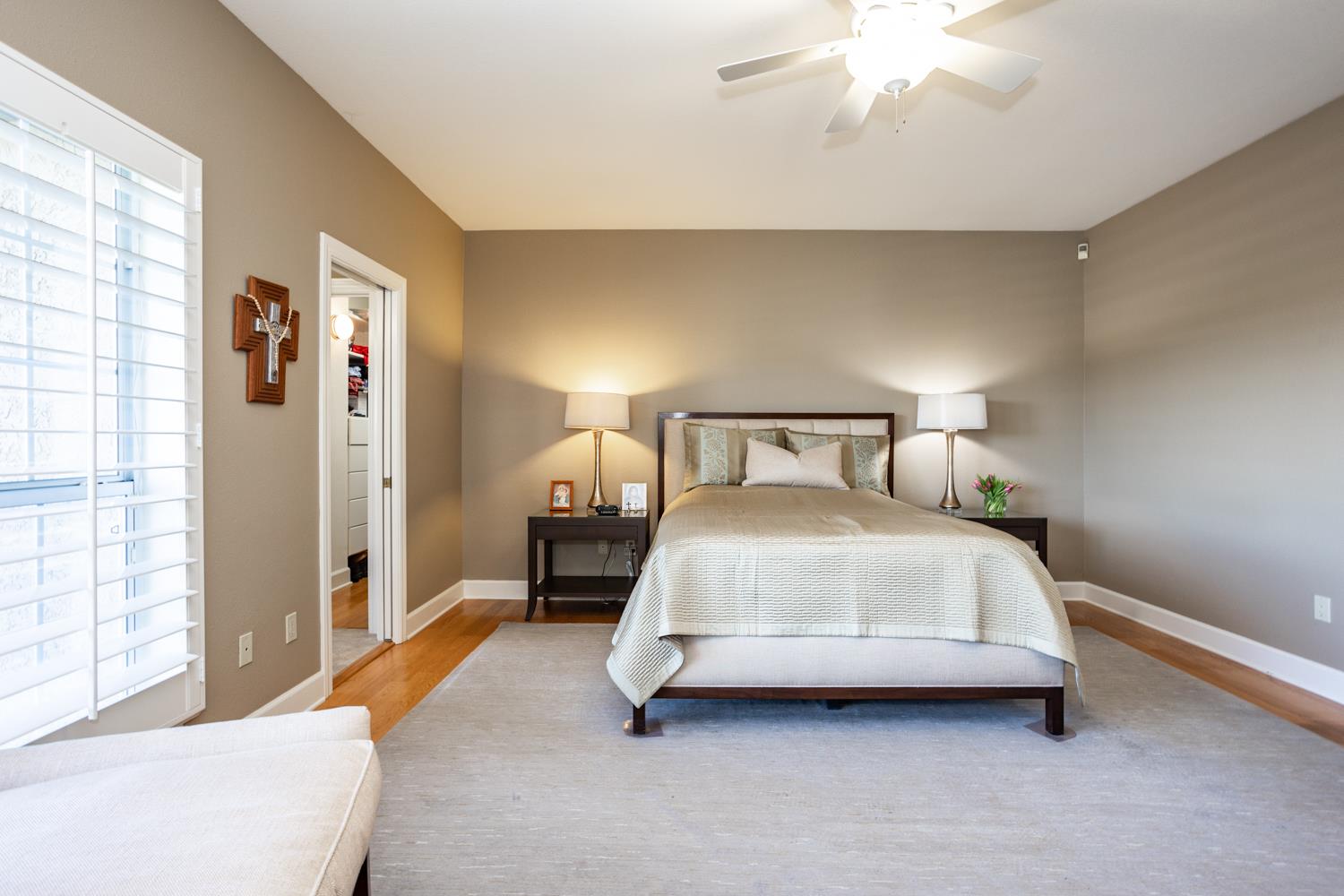 808 Country Club Dr, Modesto, CA 95356