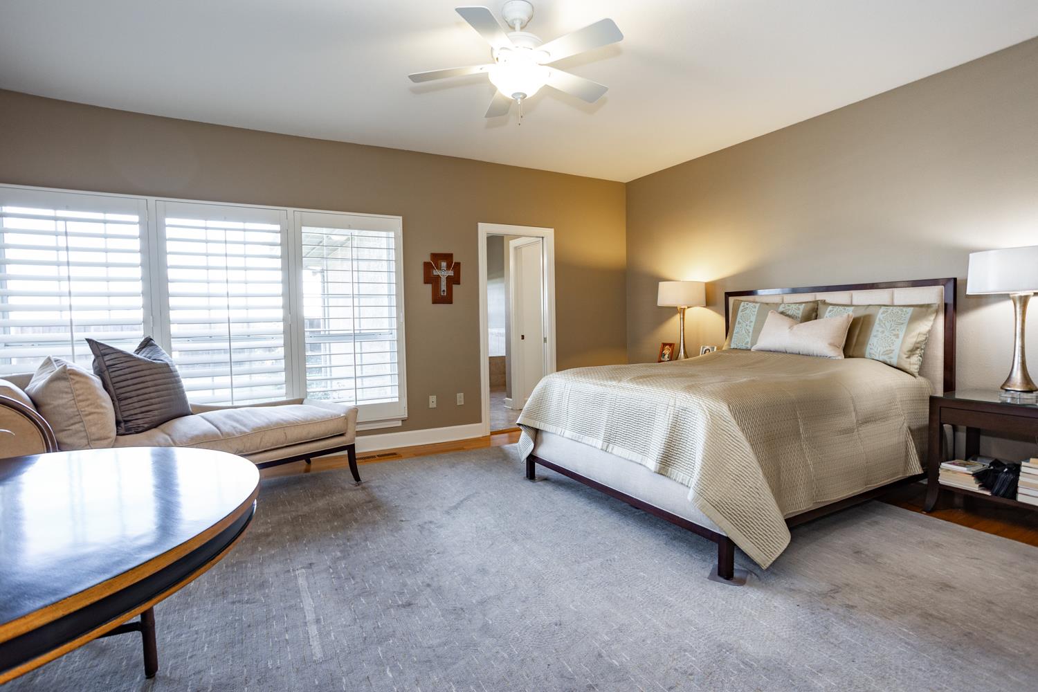 808 Country Club Dr, Modesto, CA 95356