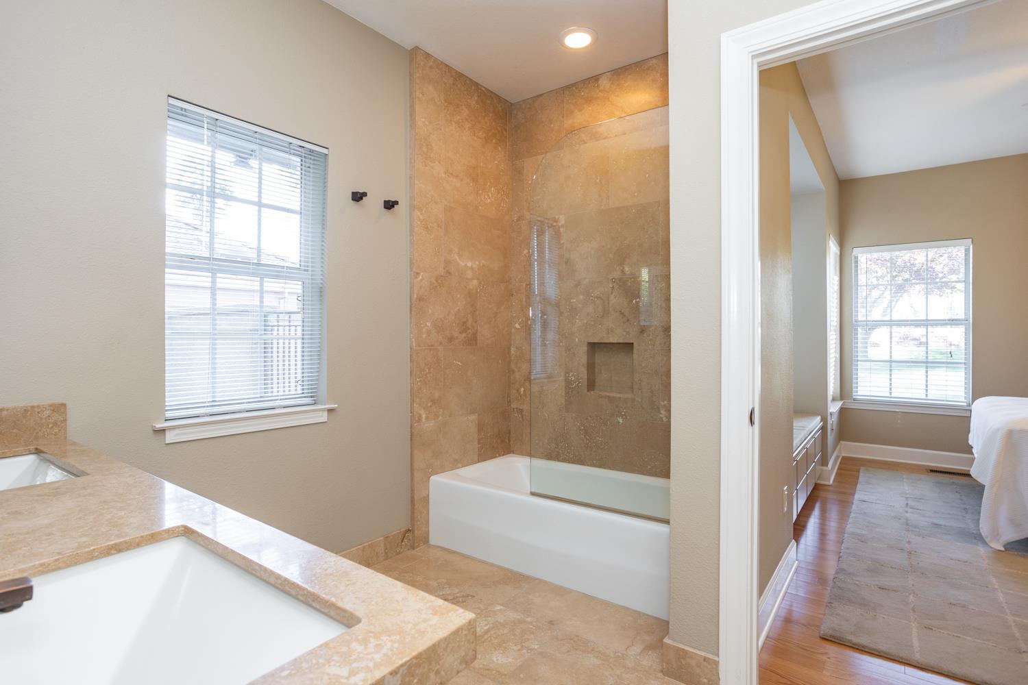 808 Country Club Dr, Modesto, CA 95356