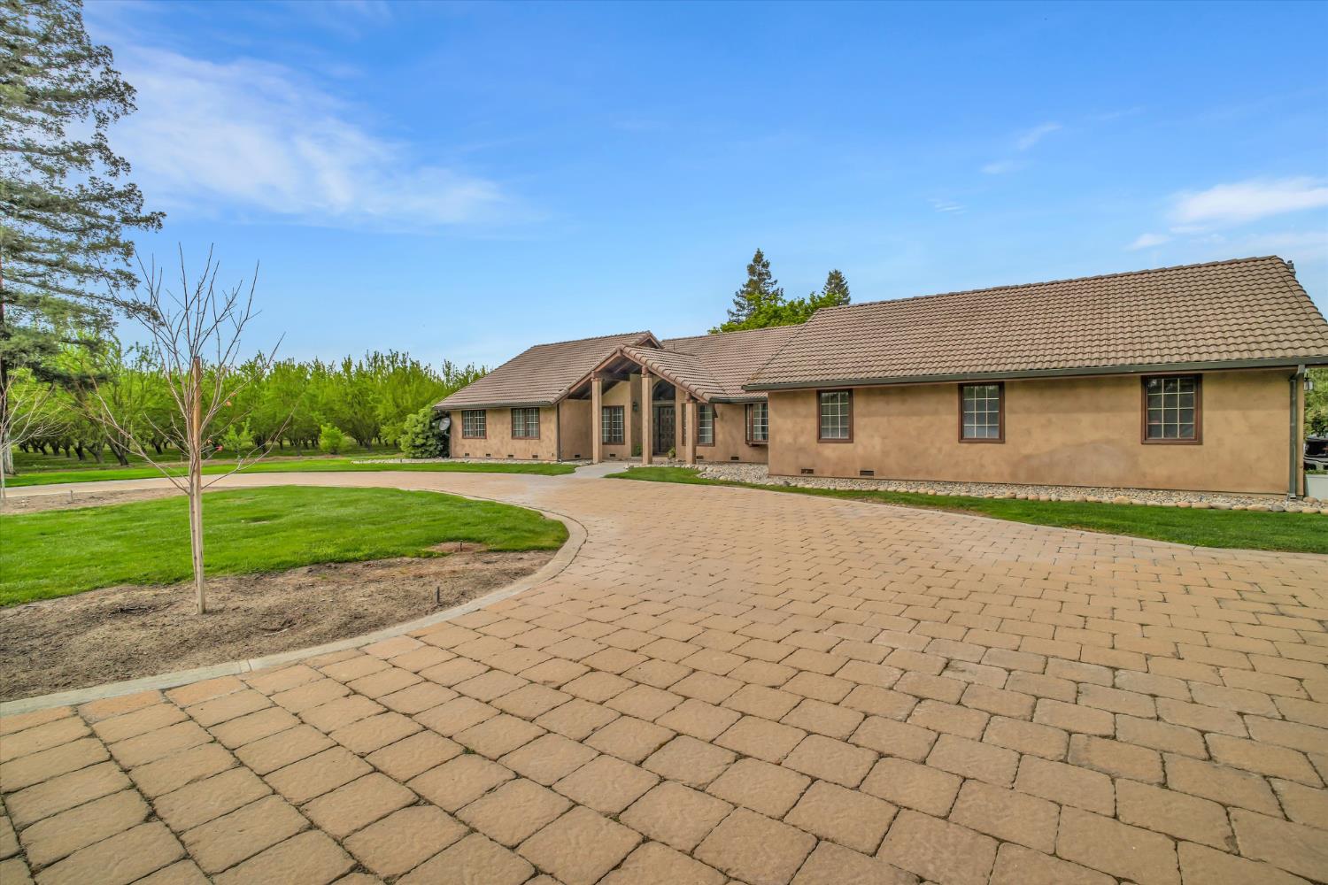 17230 E Franscella Ln, Ripon, CA 95366