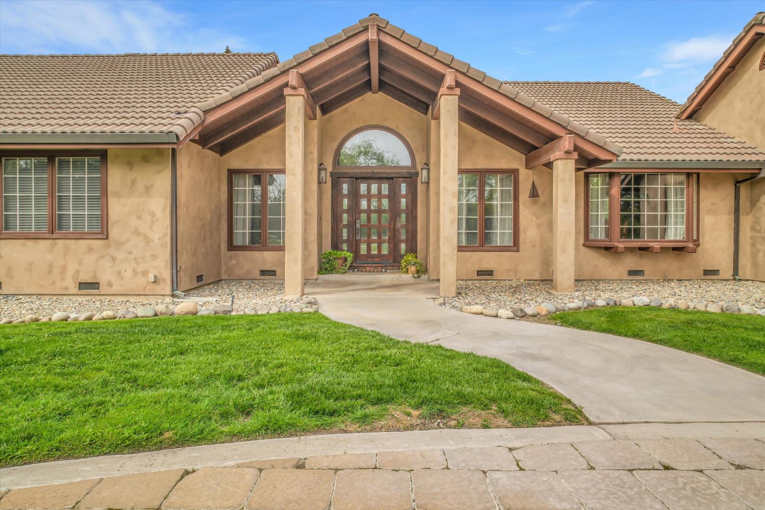 17230 E Franscella Ln, Ripon, CA 95366