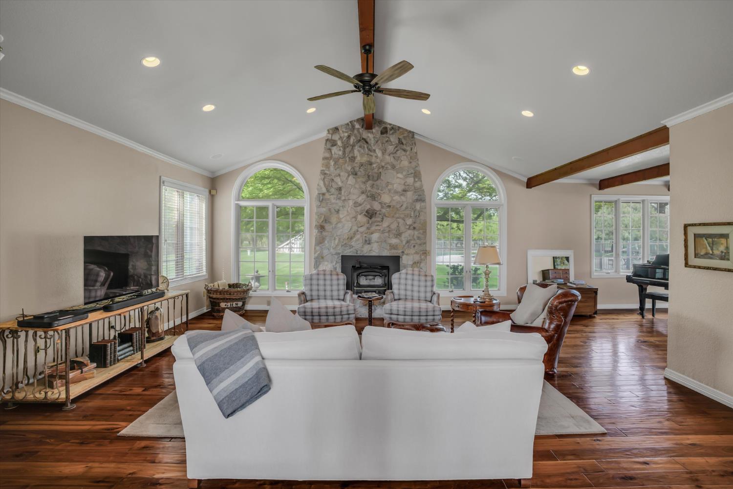 17230 E Franscella Ln, Ripon, CA 95366