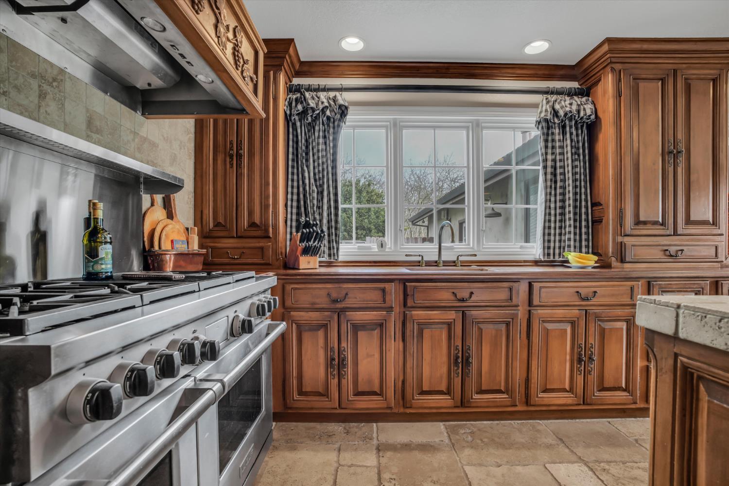 17230 E Franscella Ln, Ripon, CA 95366