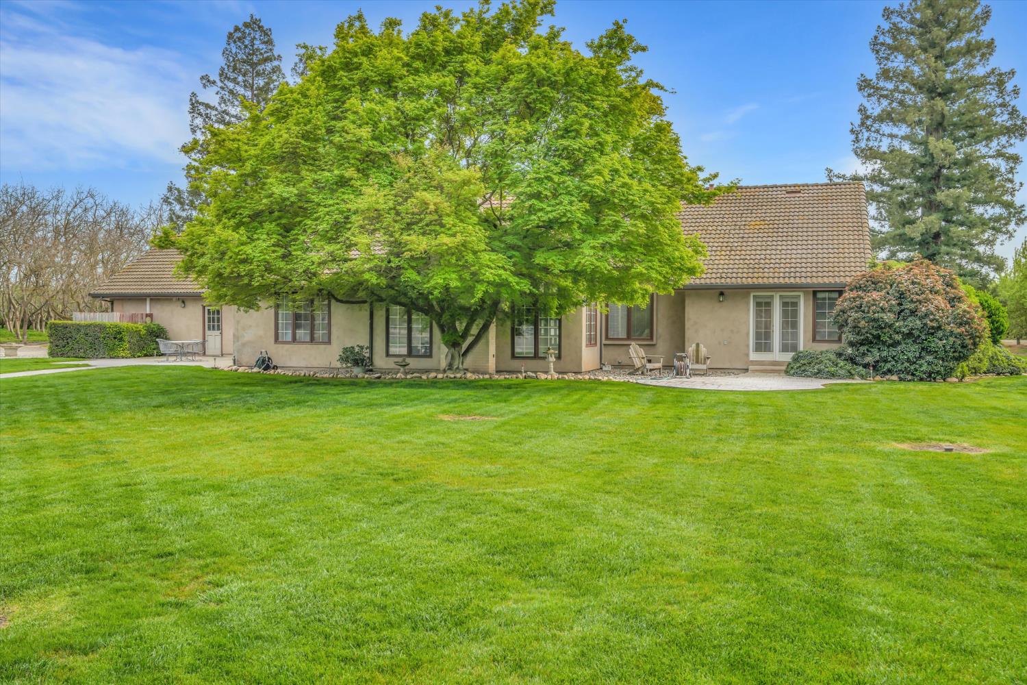 17230 E Franscella Ln, Ripon, CA 95366