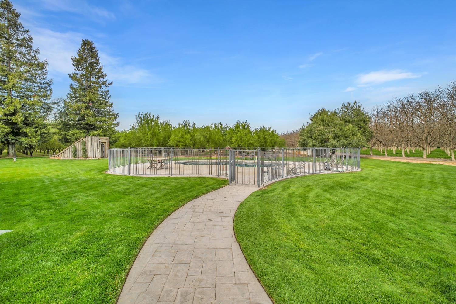 17230 E Franscella Ln, Ripon, CA 95366