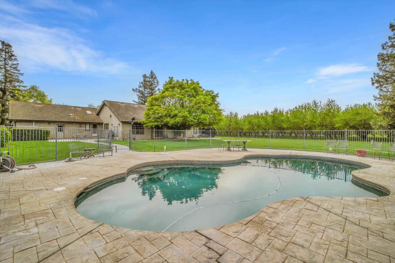 17230 E Franscella Ln, Ripon, CA 95366