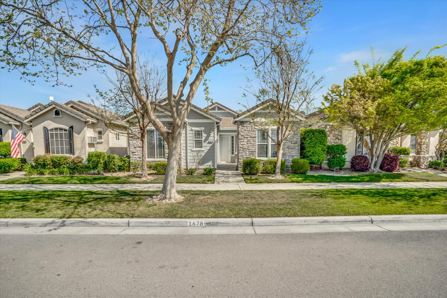 1678 Calhoun Ave, Ripon, CA 95366