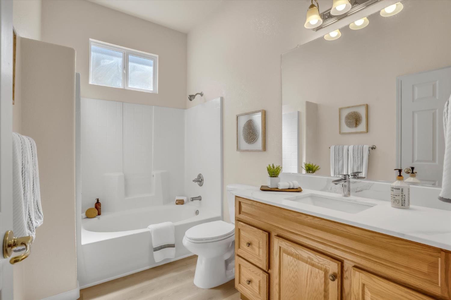 1678 Calhoun Ave, Ripon, CA 95366