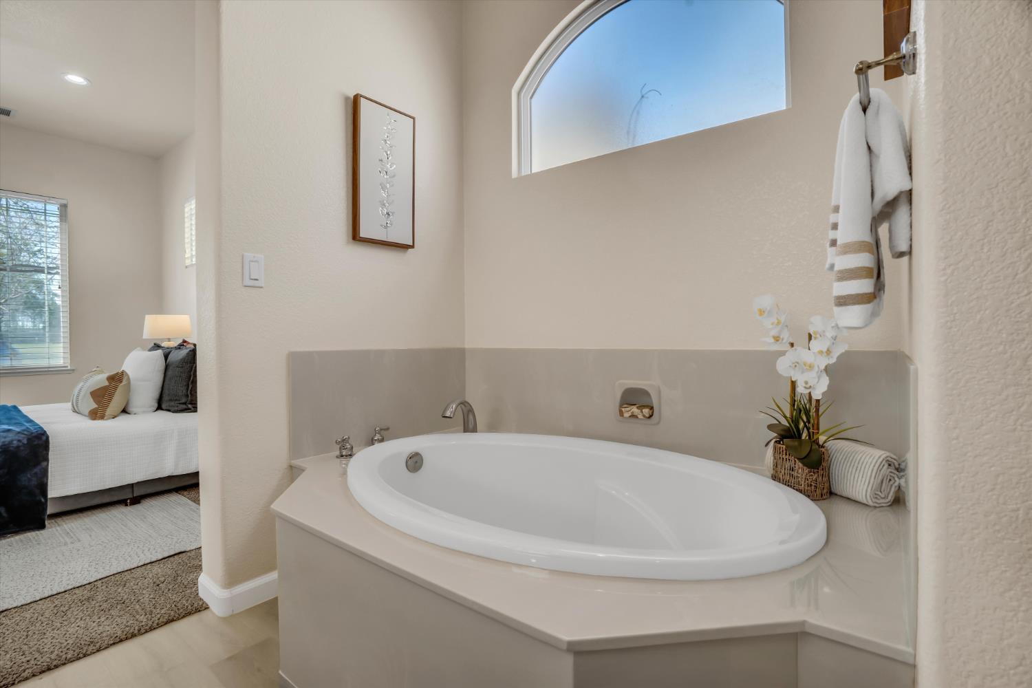 1678 Calhoun Ave, Ripon, CA 95366