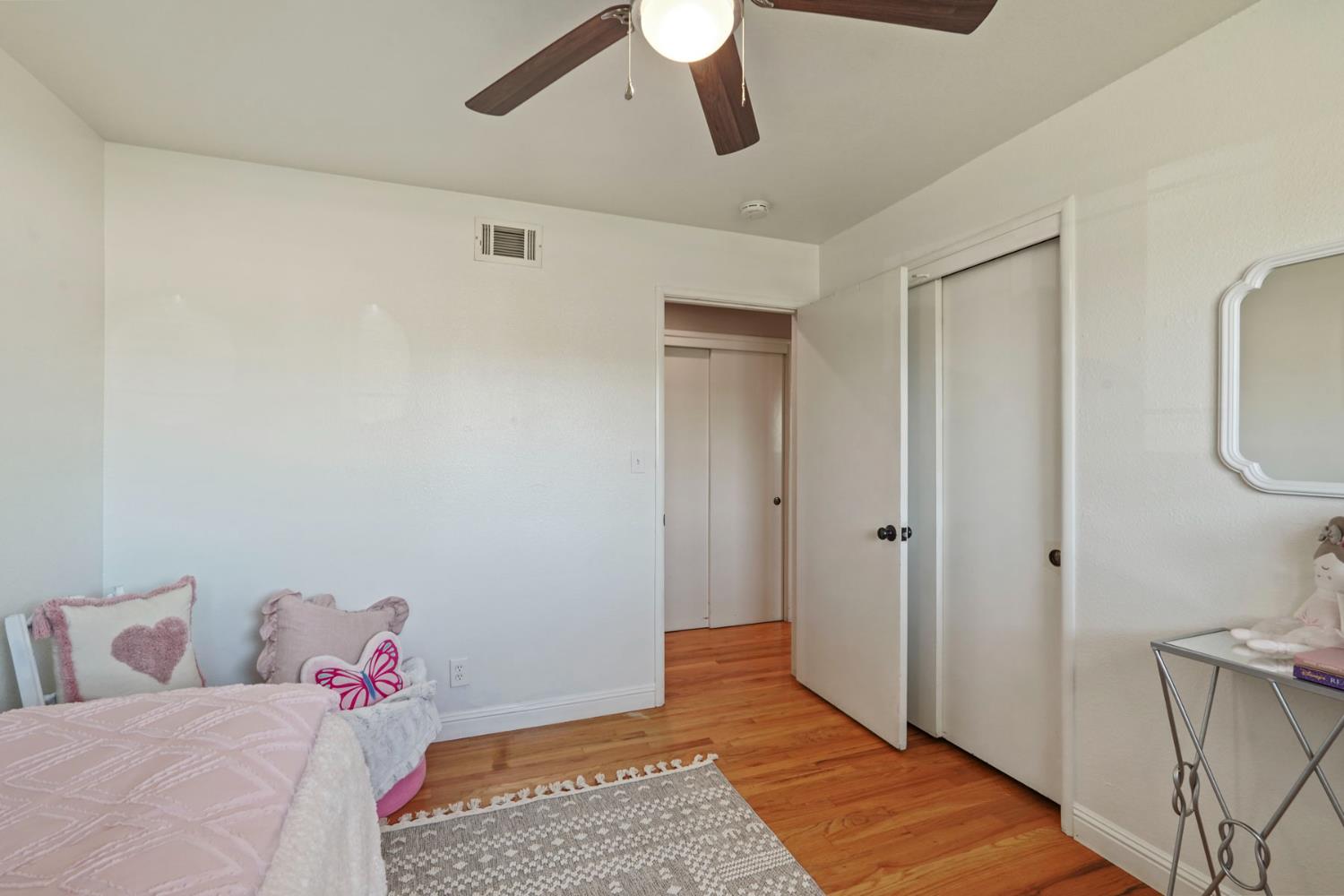 916 6th St, Ripon, CA 95366