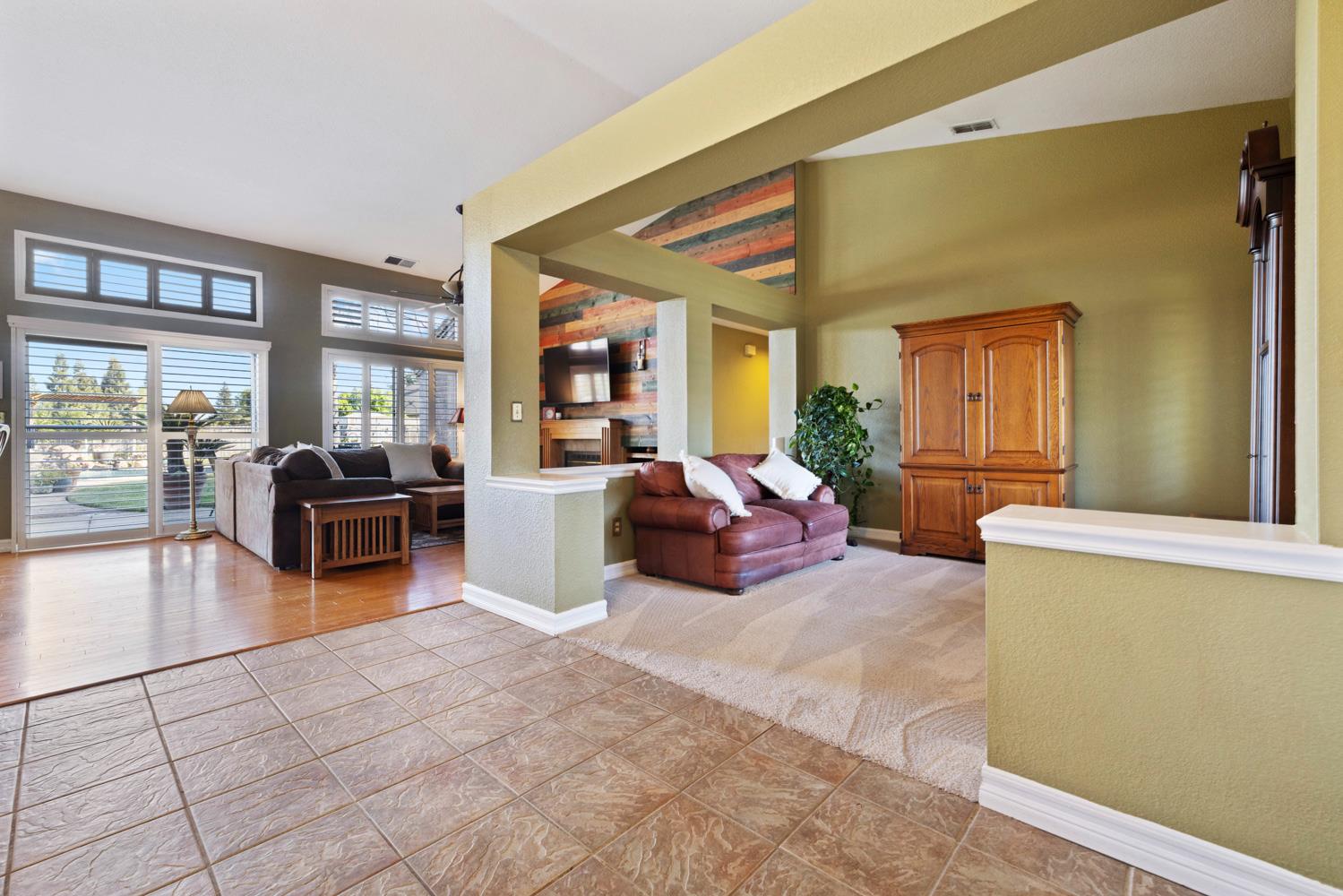 11317 Wild Oak Dr, Oakdale, CA 95361