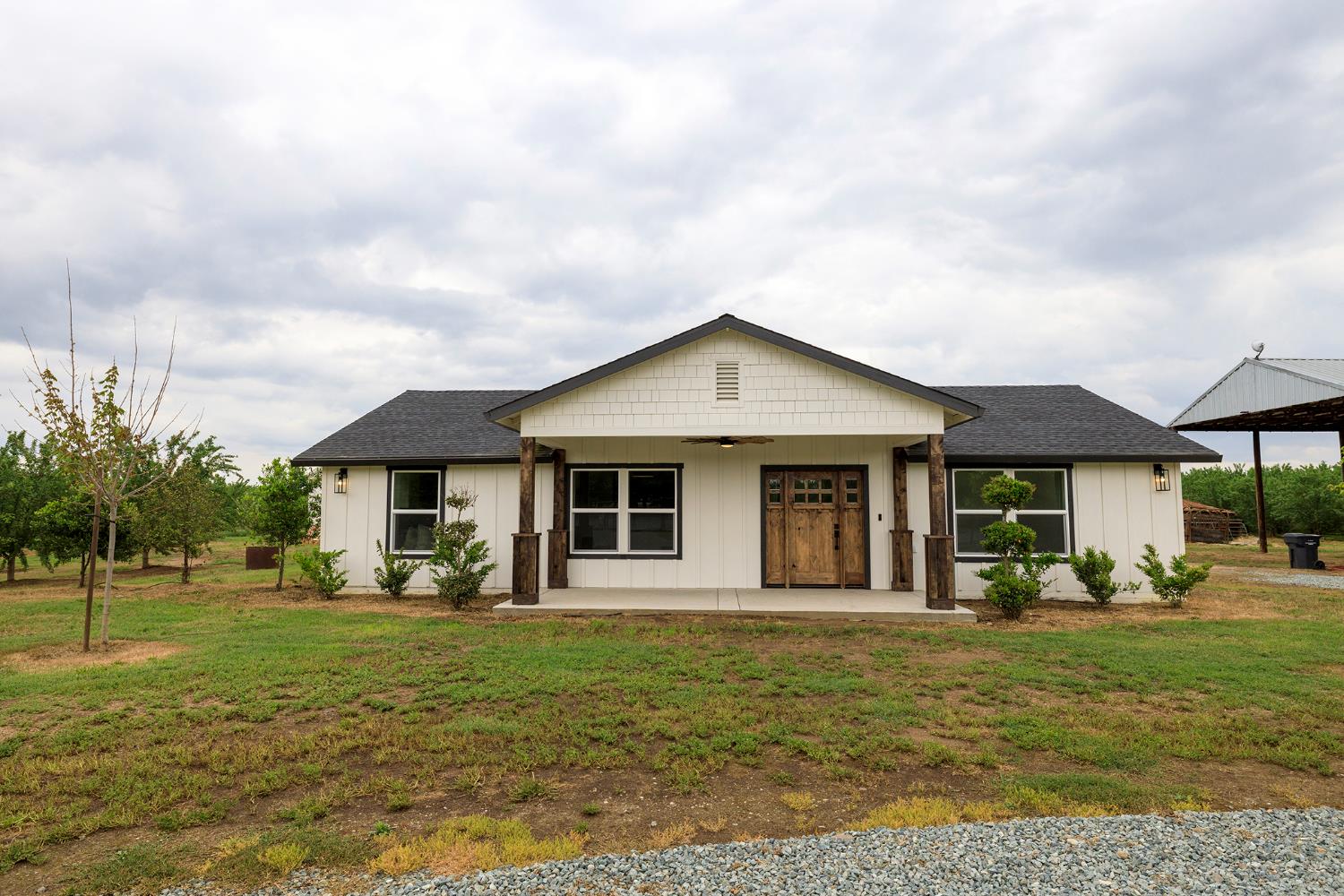 1342 Hickman Rd, Hickman, CA 95323