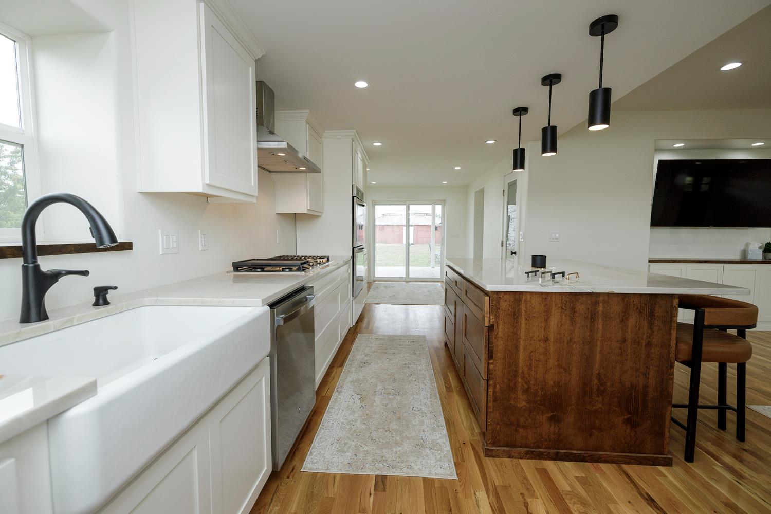 1342 Hickman Rd, Hickman, CA 95323