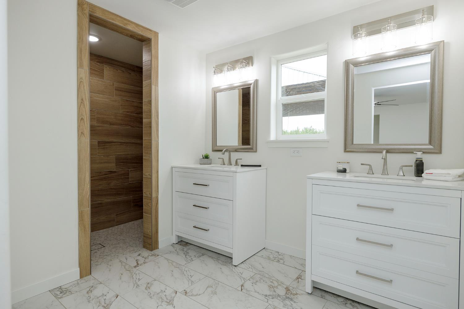 1342 Hickman Rd, Hickman, CA 95323