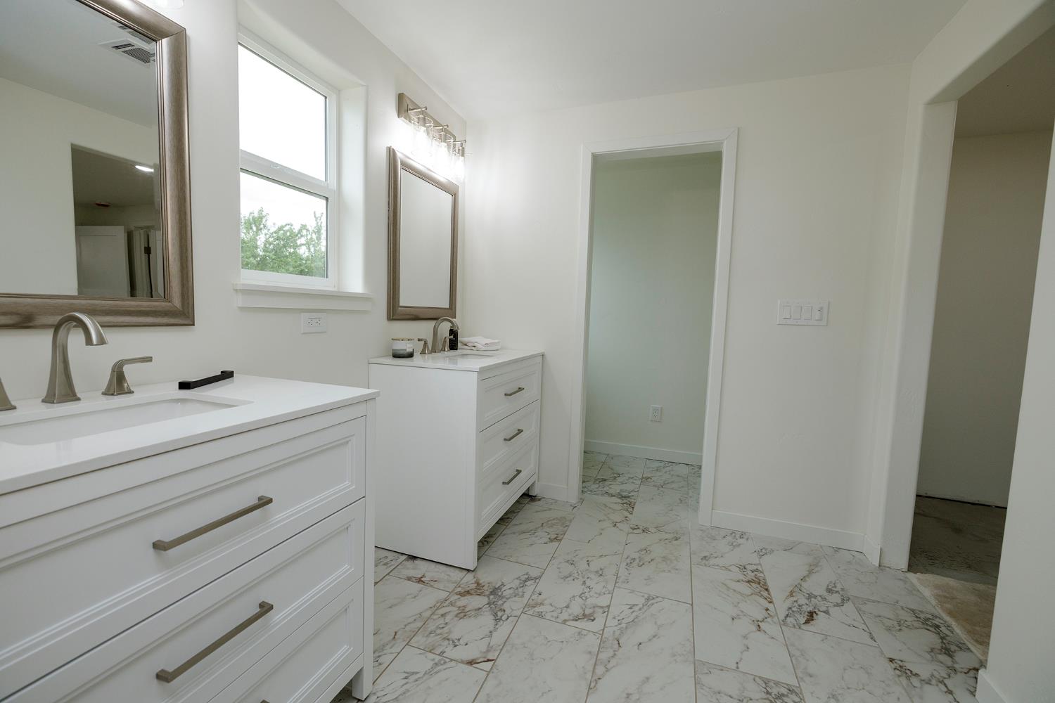 1342 Hickman Rd, Hickman, CA 95323