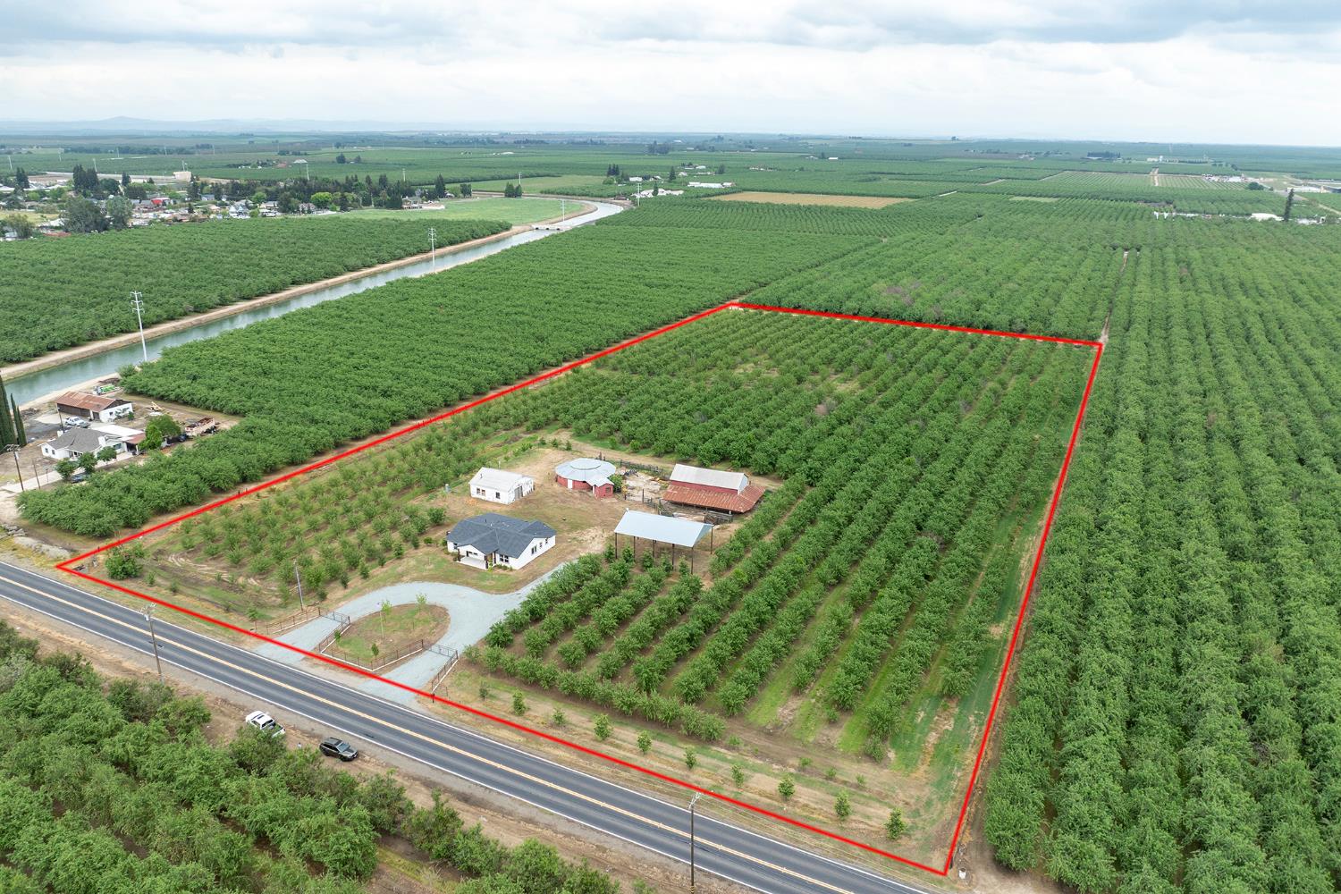 1342 Hickman Rd, Hickman, CA 95323