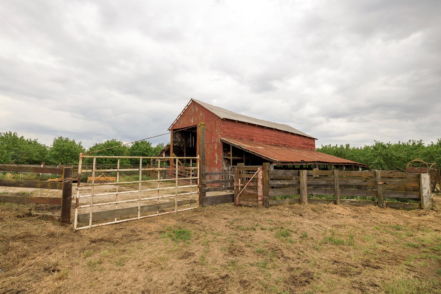 1342 Hickman Rd, Hickman, CA 95323