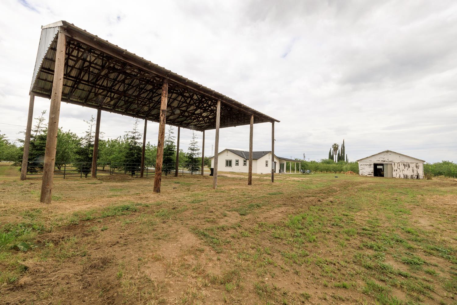 1342 Hickman Rd, Hickman, CA 95323