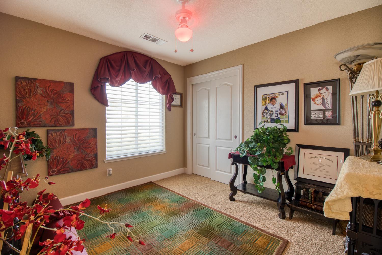 1712 Newhampton Way, Modesto, CA 95355