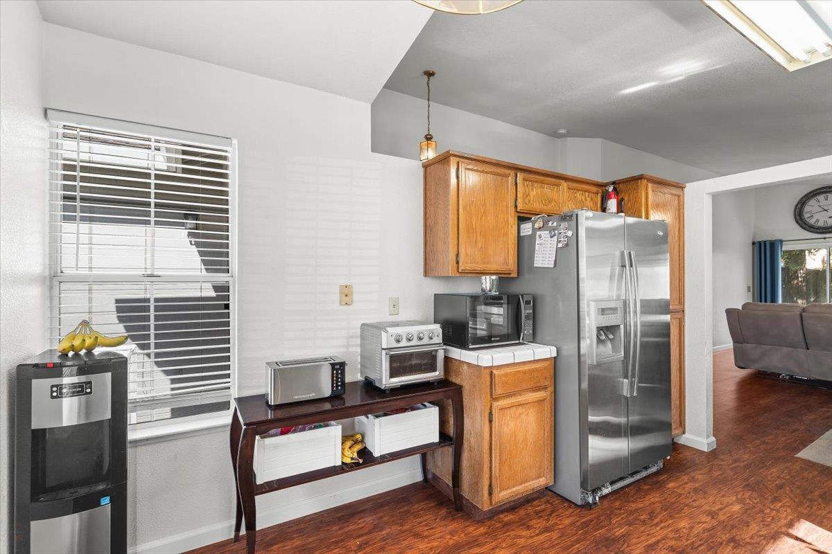 3805 Ellenboro Ave, Modesto, CA 95357