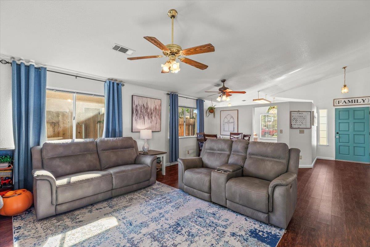 3805 Ellenboro Ave, Modesto, CA 95357