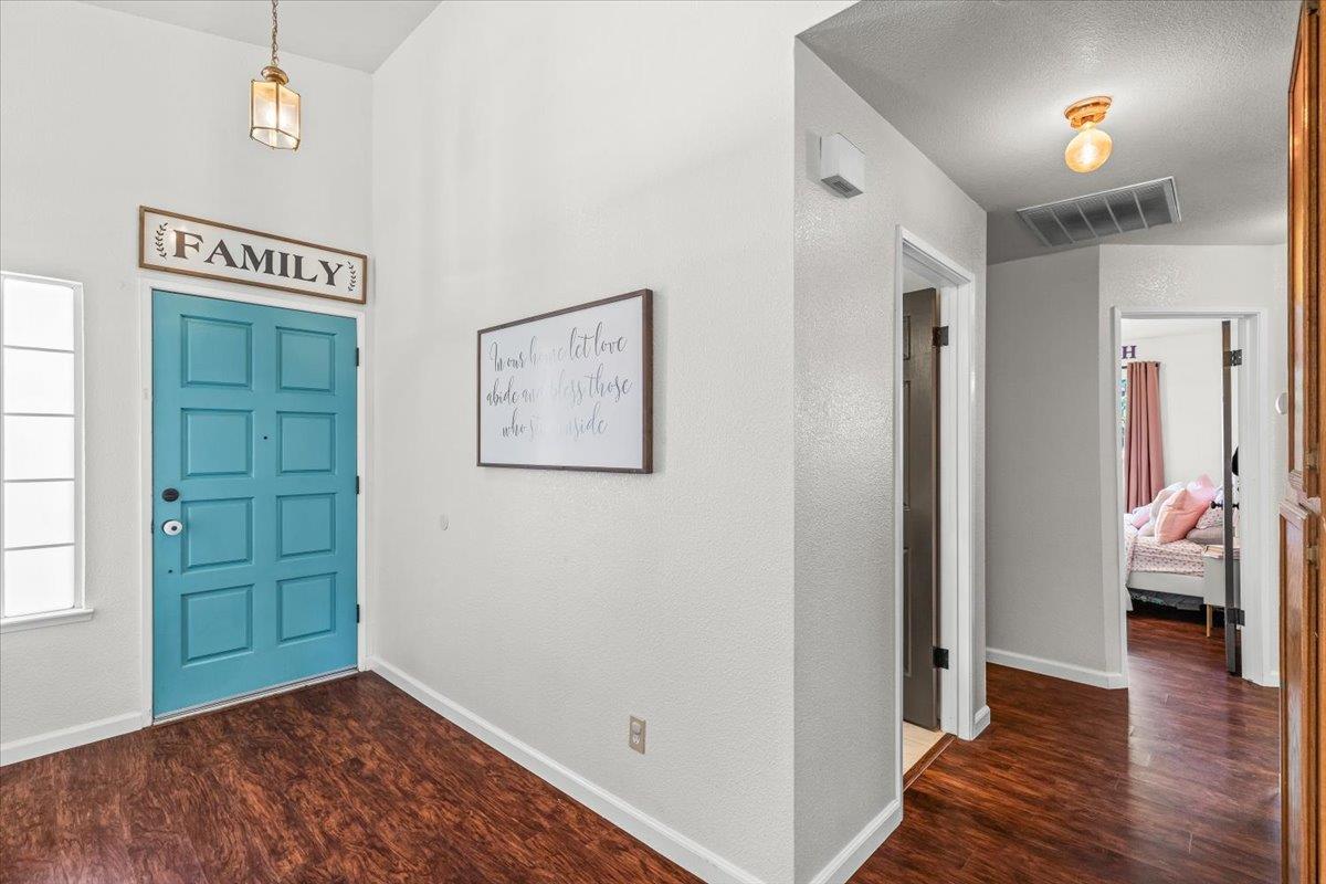 3805 Ellenboro Ave, Modesto, CA 95357